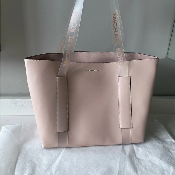 Michael Kors Blush Pink Vegan Leather Tote with Logo Printed Transparent Handles - Picture 2 of 6
